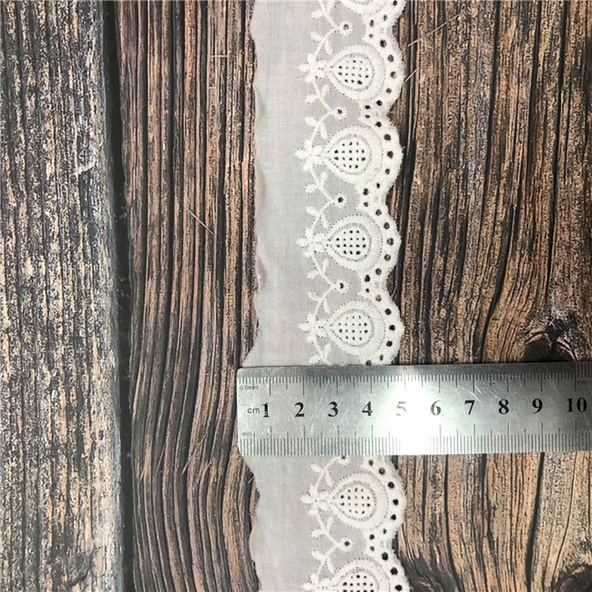 2020 New Design Stripe Off White Cotton Embroidery Eyelet Crochet Bridal Lace Trim